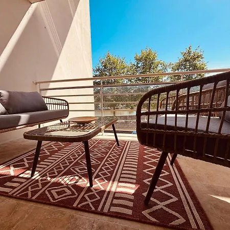 4 Etoiles Bord De Apartamento